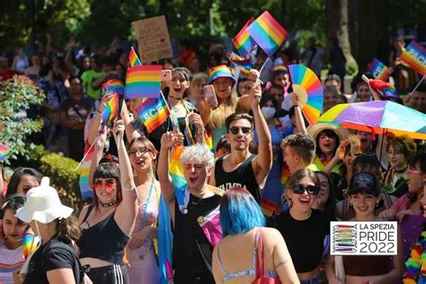 incontri gay la spezia|Strada Gay a Sarzana